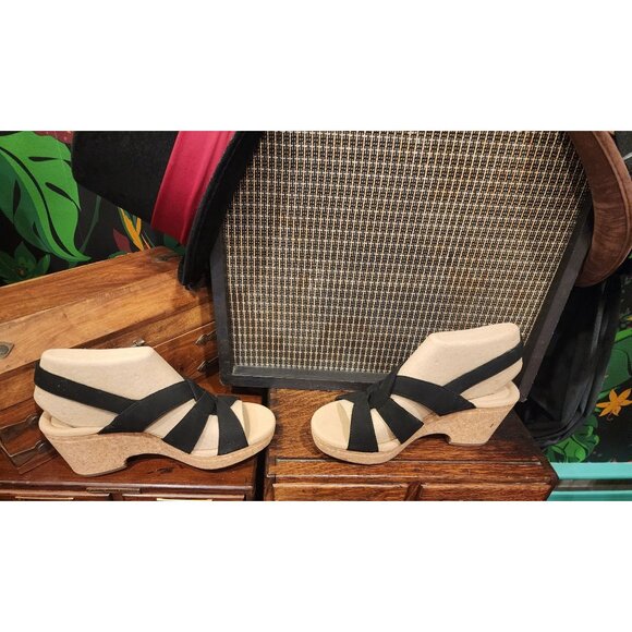 Clark's Giselle Beach Black Nubuck Strappy Cork Wedge Sandals Women’s US 8.5M - Picture 10 of 11